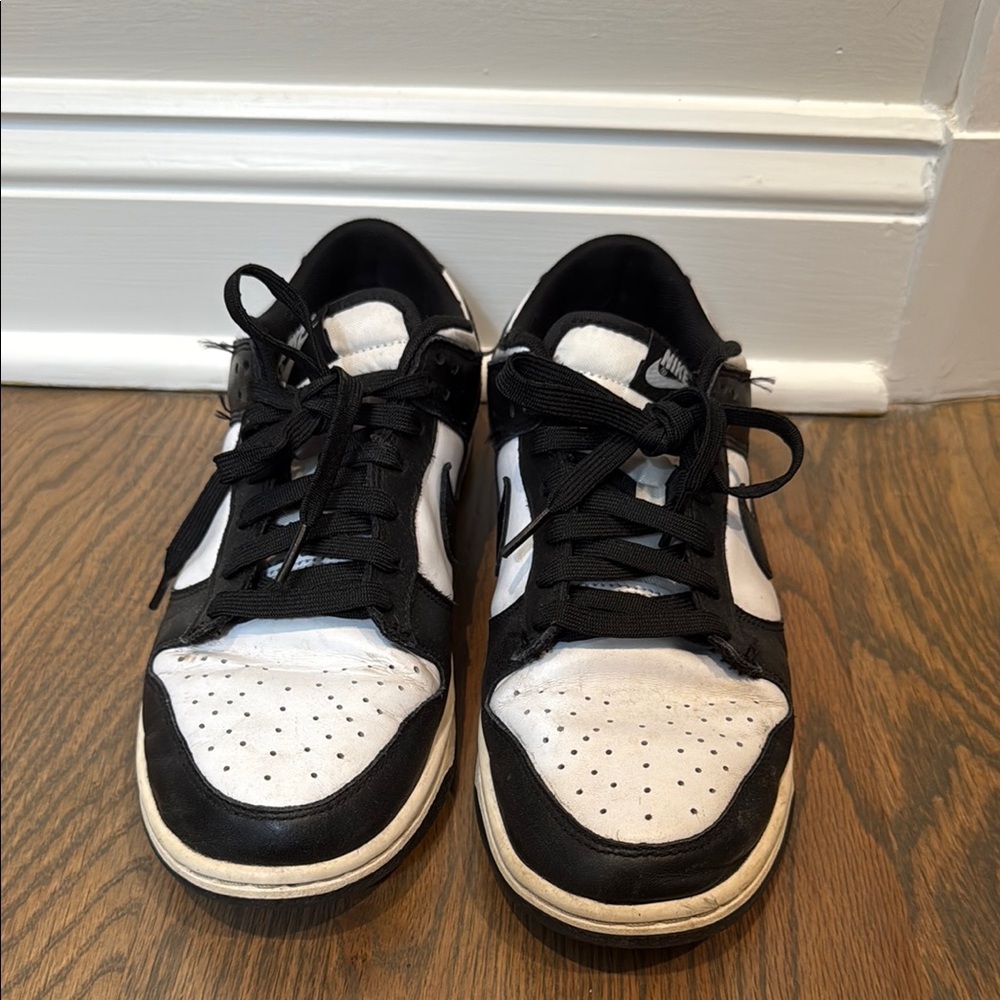 Nike Men's Black and White Sneakers